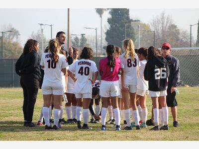 Dons Continue to Dominate Valley Tournament